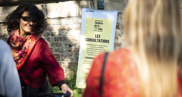 journee_mondiale_des_consultations_poetiques_theatre_de_la_ville_nadege_le_lezec_15.jpg