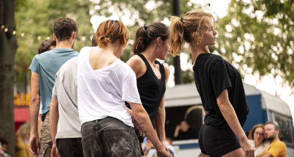 festival_de_la_place_spectacle_nomadics_theatre_de_la_ville_nadege_le_lezec_01.jpg