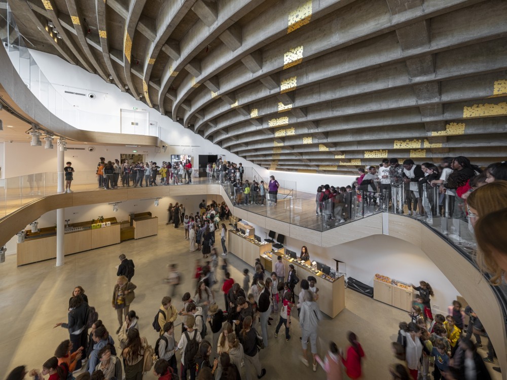 hall_tdlv_foule_balcon.jpg
